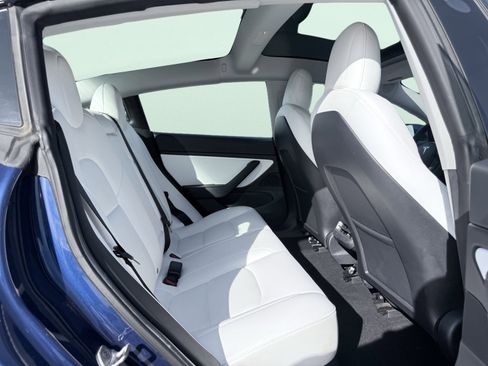 Used 2021 Tesla Model 3 Standard Range Plus image 37