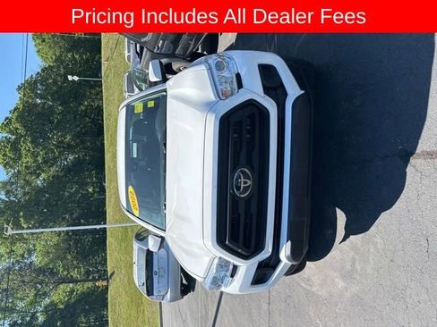 Used 2022 Toyota Tacoma SR AWD/4WD image 2