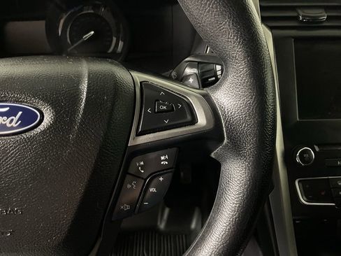 Used 2018 Ford Fusion SE w/ Fusion SE Technology Package image 27