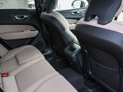 New 2027 Volvo XC60 B5 Plus AWD/4WD image 19