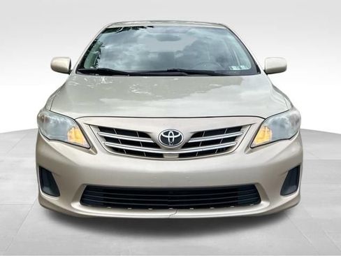 Used 2013 Toyota Corolla LE FWD image 9