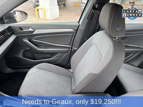 Used 2025 Volkswagen Jetta Sport FWD image 31