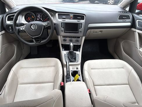 Used 2016 Volkswagen Golf Limited Edition image 29