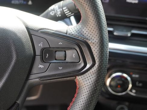 Used 2024 Chevrolet Trax RS w/ Sunroof Package FWD image 28