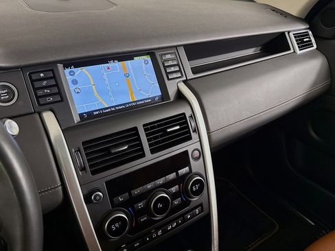 Used 2017 Land Rover Discovery Sport HSE Luxury image 20