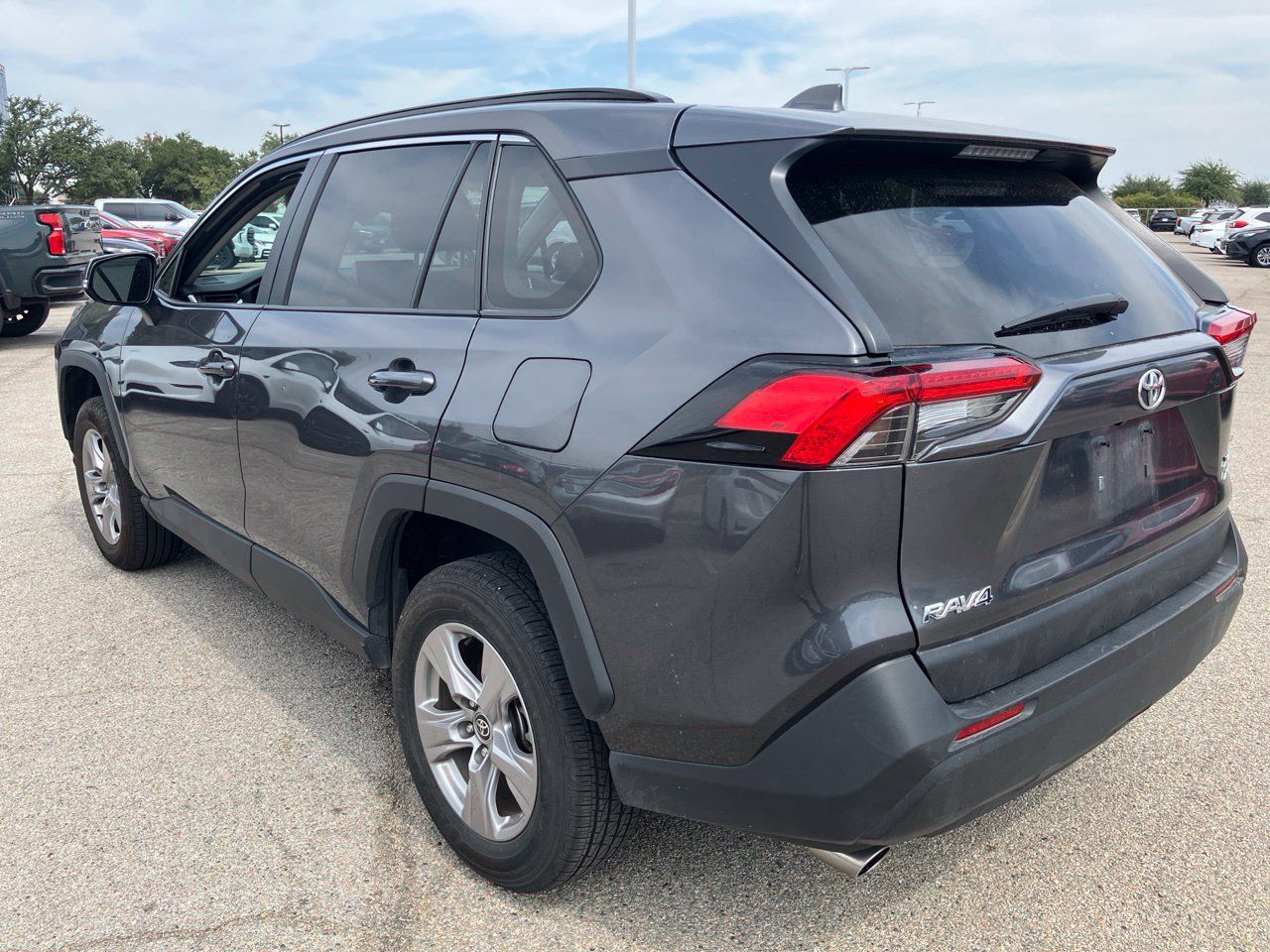 Used 2025 Toyota RAV4 XLE AWD/4WD image 6