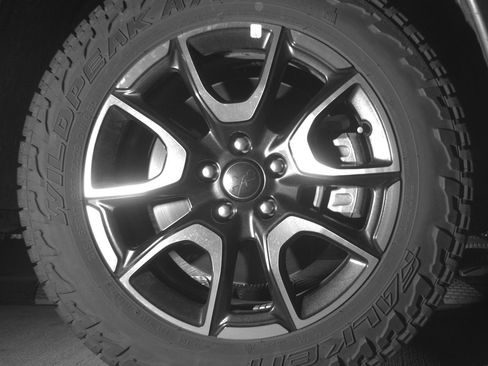 Used 2025 Jeep Compass Trailhawk AWD/4WD image 13