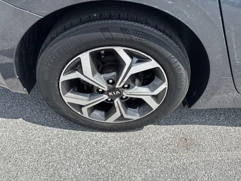 Used 2019 Kia Forte LXS FWD image 9