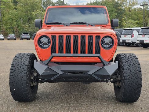 Used 2019 Jeep Wrangler Unlimited Sahara w/ Uconnect 4C Nav & Sound Group image 2