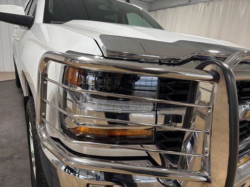 Used 2018 Chevrolet Silverado 1500 LT w/ All Star Edition image 13