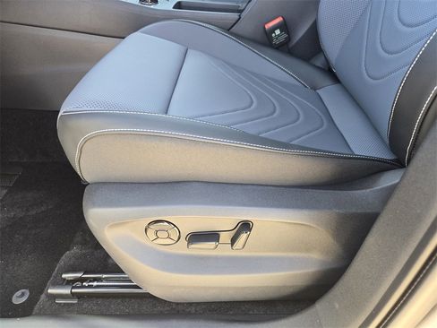 New 2026 Volkswagen Tiguan SE image 19