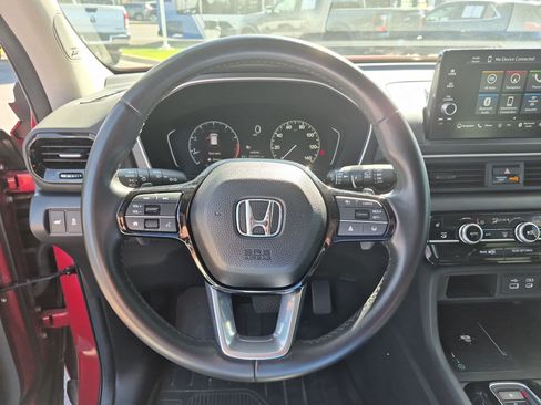 Used 2024 Honda Pilot Touring image 18