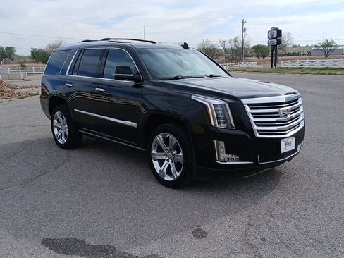 Used 2020 Cadillac Escalade Platinum image 9