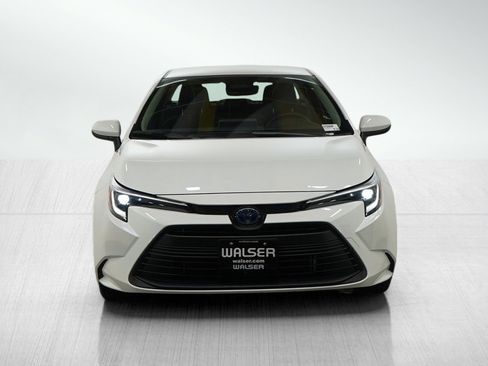 Used 2025 Toyota Corolla LE image 8