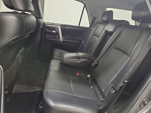 Used 2016 Toyota 4Runner SR5 Premium image 12