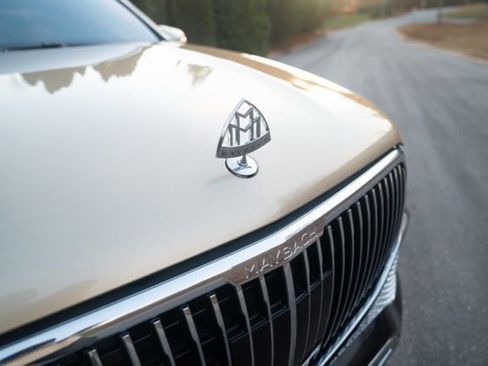 Used 2021 Mercedes-Benz Maybach GLS 600 4MATIC image 17