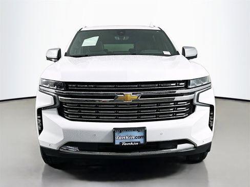Used 2021 Chevrolet Suburban Premier w/ Premium Package image 2