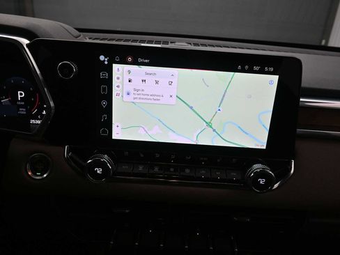 Used 2023 GMC Canyon Denali image 16