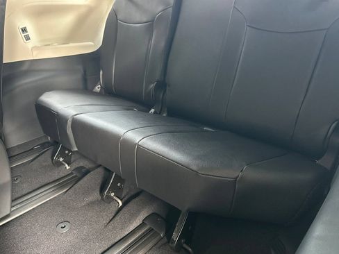 New 2026 Toyota Sienna Platinum AWD/4WD image 17