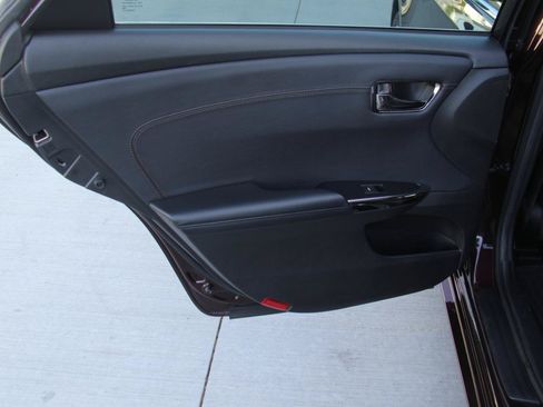 Used 2016 Toyota Avalon XLE Premium FWD image 25