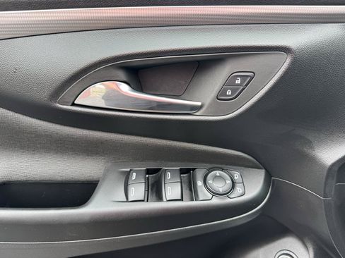 Used 2025 Buick Envista Avenir FWD image 14