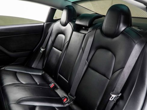 Used 2019 Tesla Model 3 Mid Range image 35