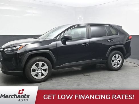 Used 2024 Toyota RAV4 LE AWD/4WD image 3