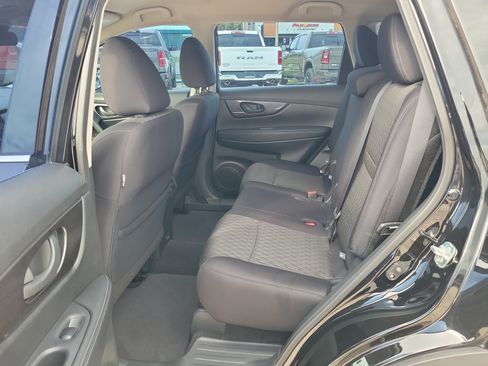 Used 2020 Nissan Rogue S FWD image 9