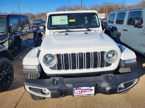 New 2026 Jeep Wrangler Unlimited Sahara AWD/4WD image 2