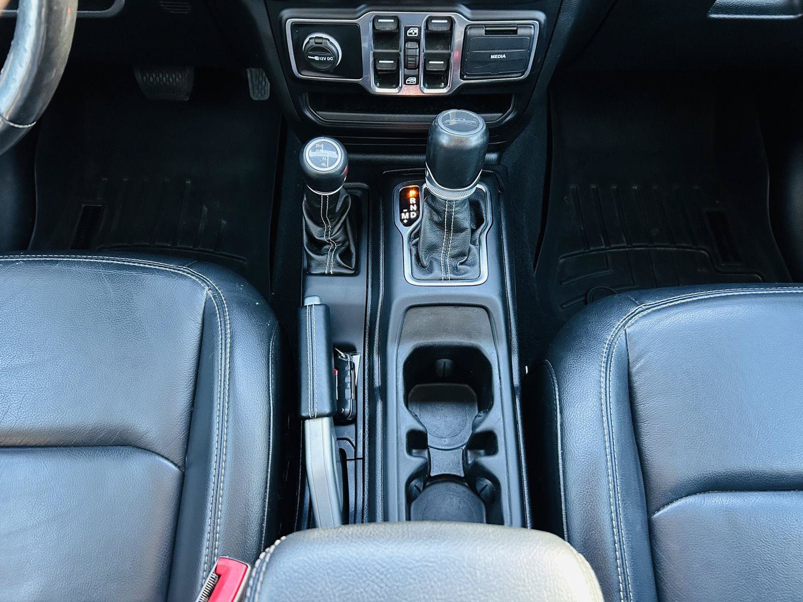 Used 2020 Jeep Gladiator Overland AWD/4WD image 19