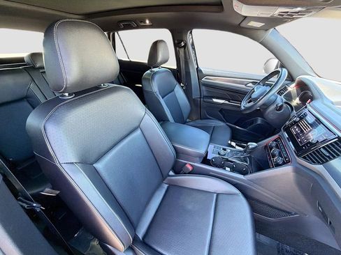 Used 2020 Volkswagen Atlas Cross Sport SEL R-Line image 14