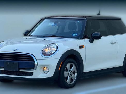 Used 2018 MINI Cooper 2-Door Hardtop image 5
