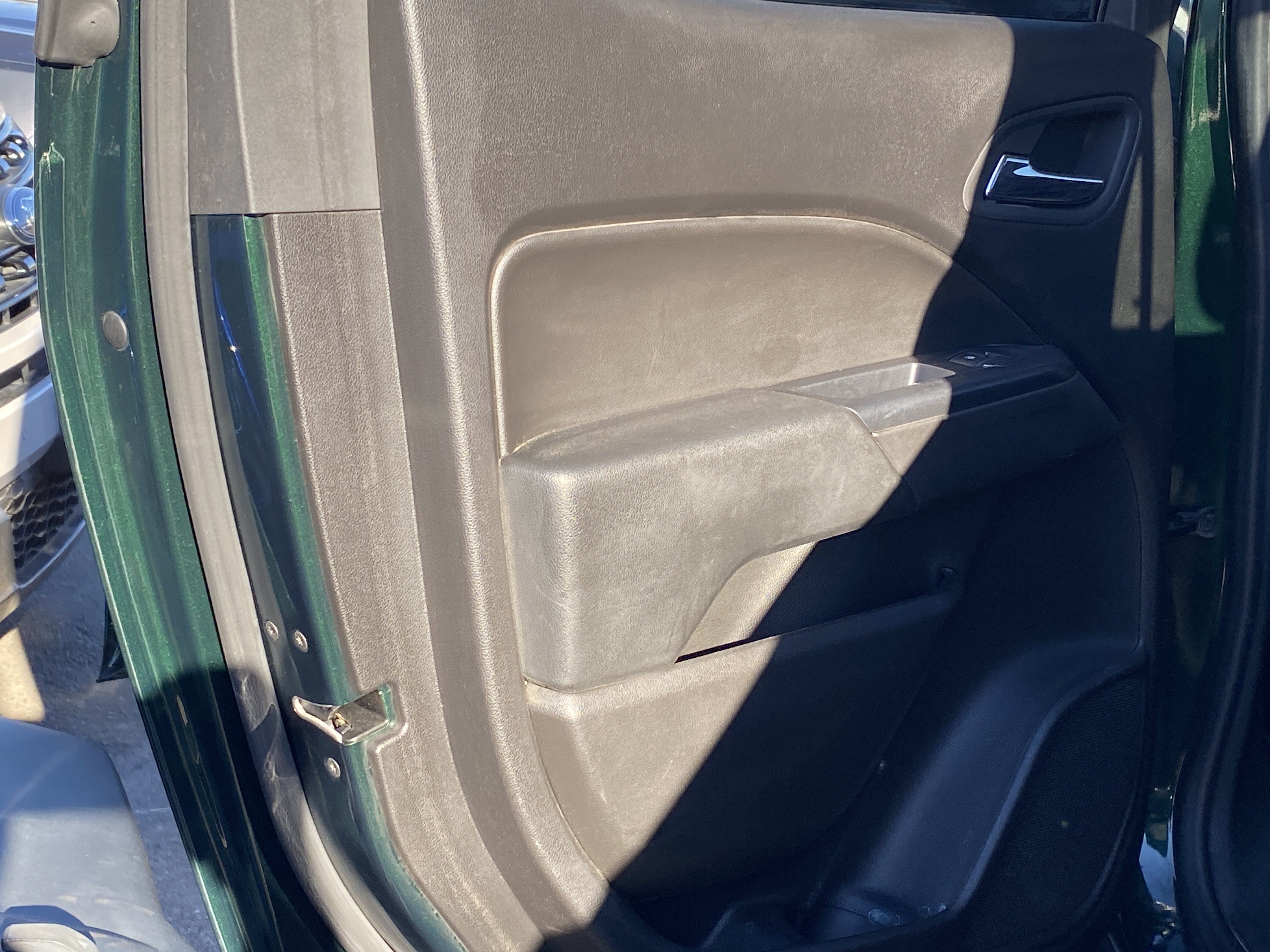 Used 2016 Chevrolet Colorado LT AWD/4WD image 16