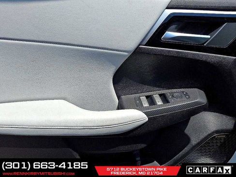 New 2025 Mitsubishi Outlander SE image 8