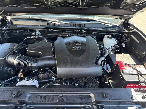 Certified 2023 Toyota Tacoma TRD Off-Road w/ Black Out Package (TMS) AWD/4WD image 19
