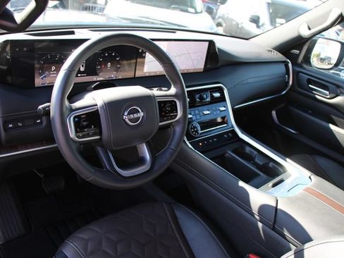 Certified 2025 Nissan Armada Platinum Reserve AWD/4WD image 4
