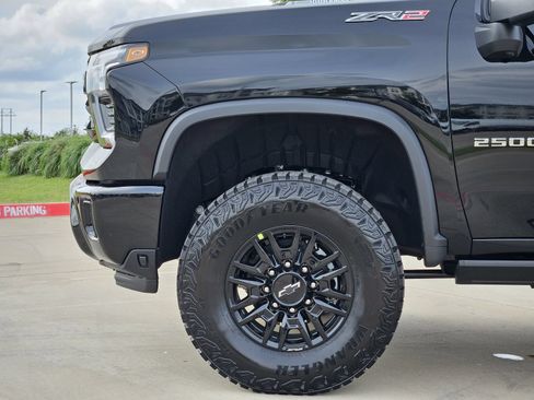 New 2026 Chevrolet Silverado 2500 ZR2 AWD/4WD image 12