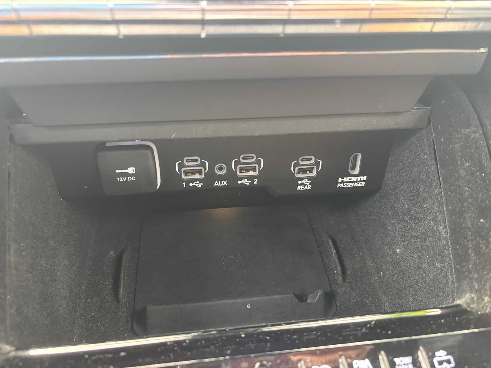 Used 2022 Jeep Grand Wagoneer Series III w/ Rear Seat Video Group 1 AWD/4WD image 32