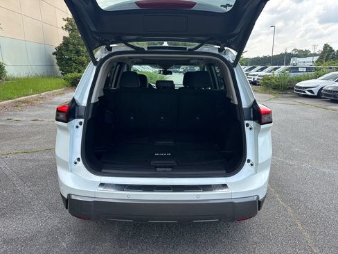 Used 2024 Nissan Rogue SL w/ SL Premium Package FWD image 18
