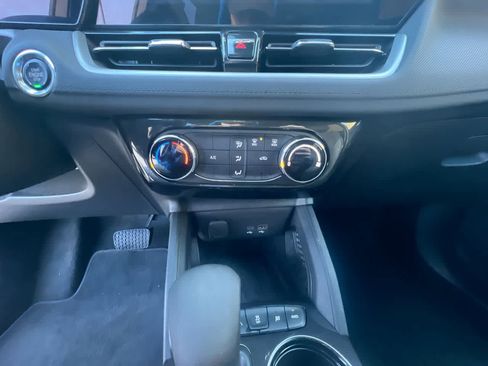 Used 2025 Chevrolet TrailBlazer LT image 19