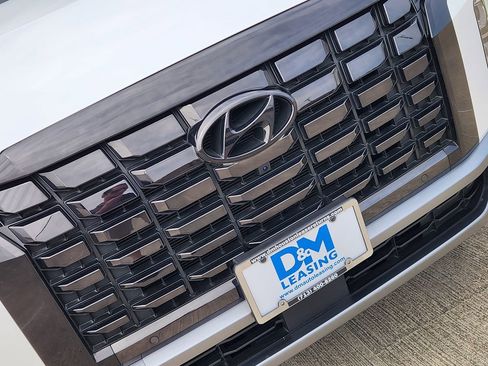 Used 2024 Hyundai Palisade SEL w/ Premium Package FWD image 13