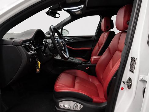 Used 2018 Porsche Macan Sport Edition AWD/4WD image 9