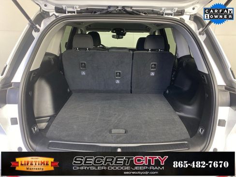 Used 2023 Jeep Grand Cherokee Laredo image 29