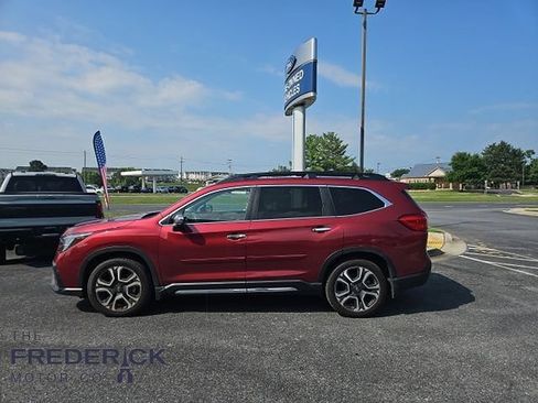 Used 2023 Subaru Ascent Touring AWD/4WD image 1