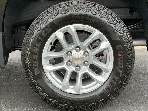 New 2026 Chevrolet Silverado 1500 LT w/ Z71 Off-Road Package image 15