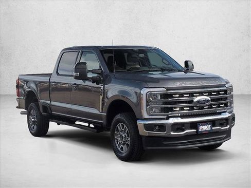 Used 2025 Ford F350 Lariat image 3