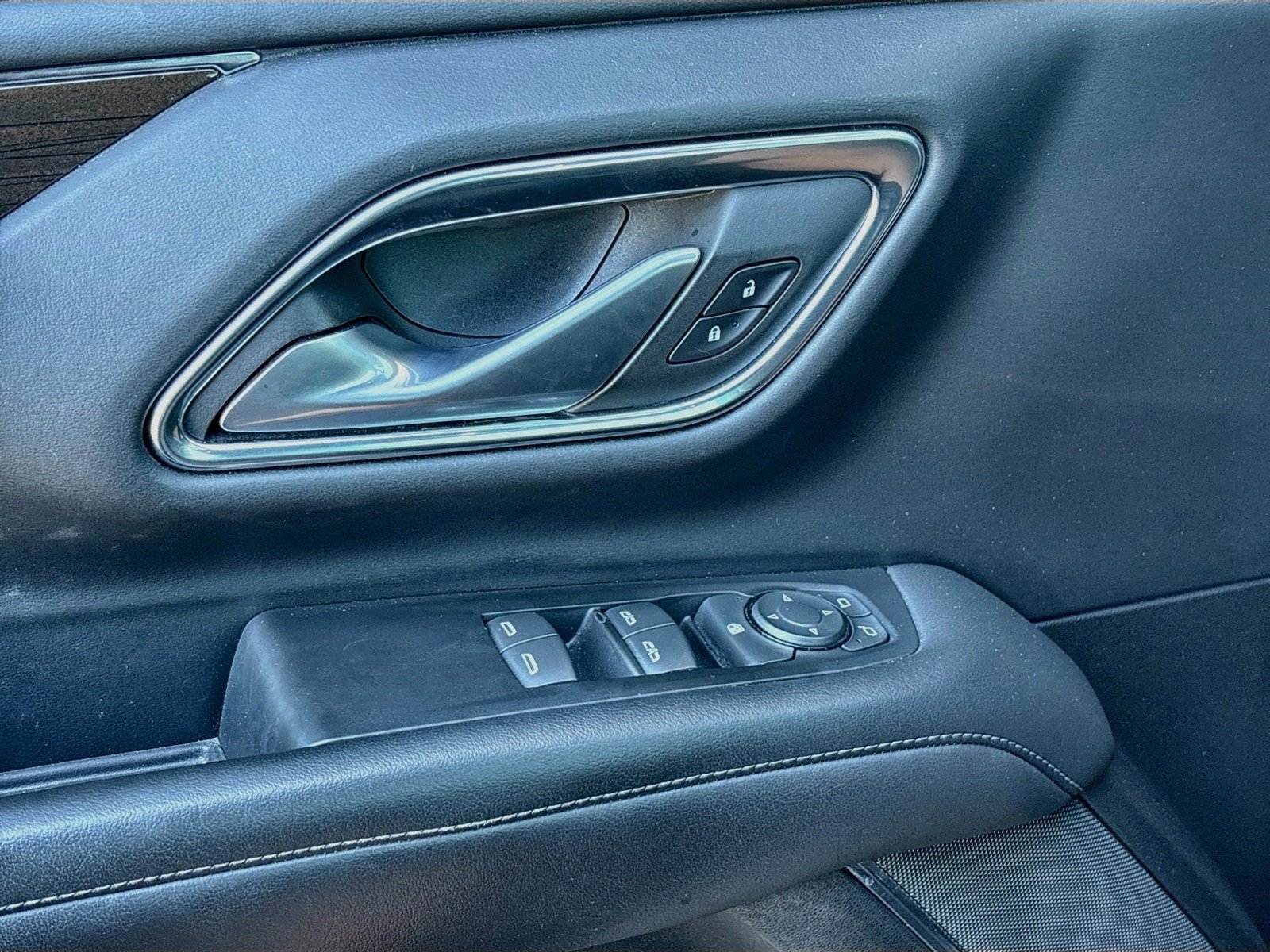 Used 2022 GMC Yukon SLE w/ Gmc Pro Safety Plus Package RWD image 14