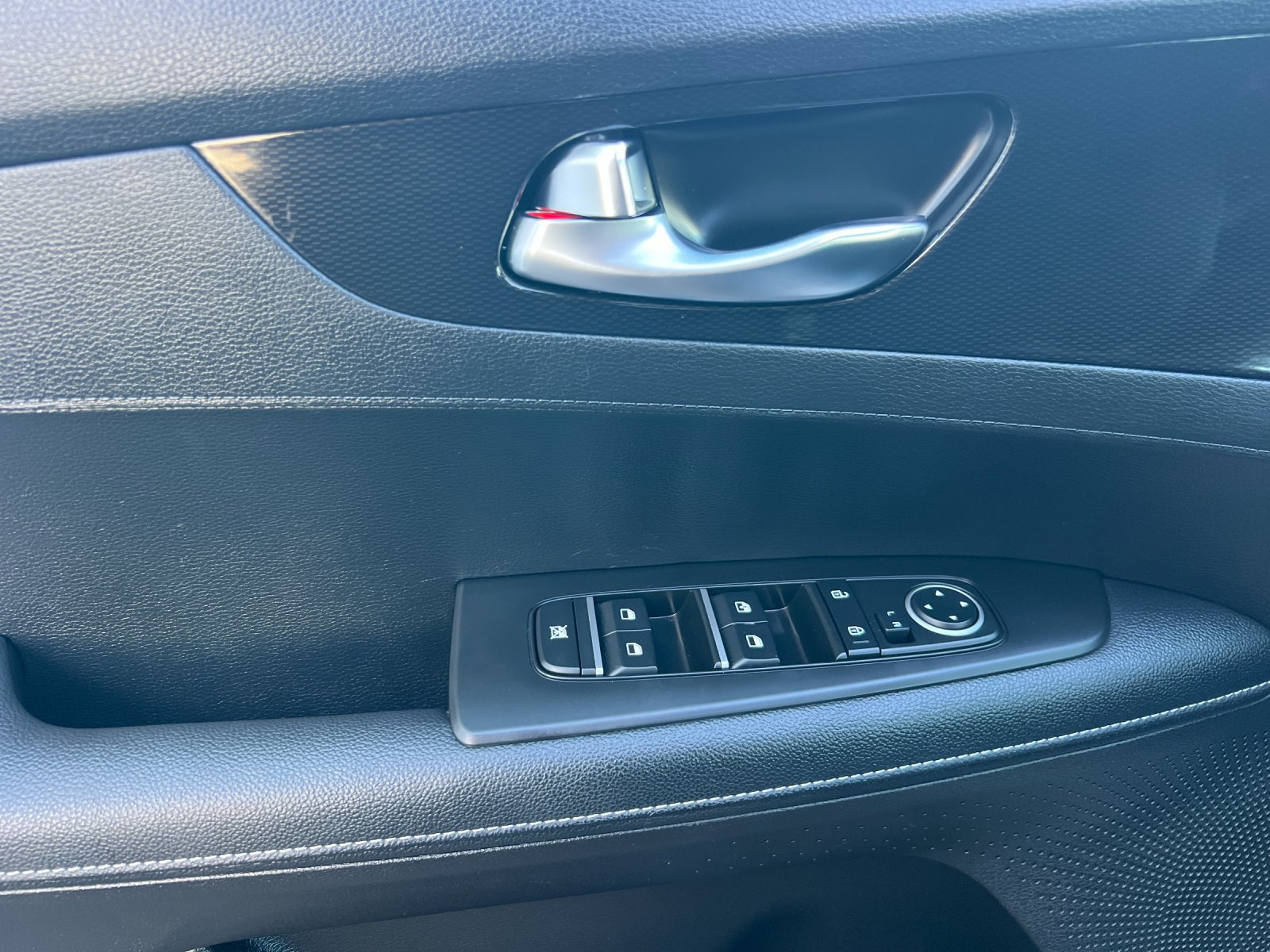 Used 2023 Kia Forte GT-Line w/ GT-Line Technology Package FWD image 10