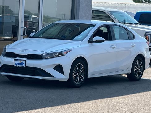 Used 2023 Kia Forte LXS w/ LXS Technology Package image 8