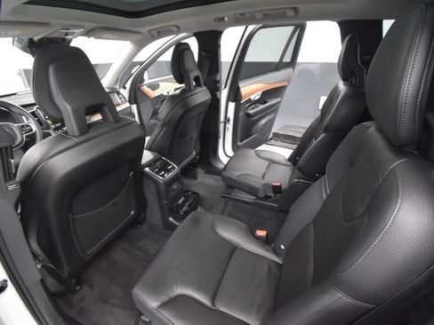 Used 2022 Volvo XC90 T8 Inscription Expression w/ Climate Package image 39